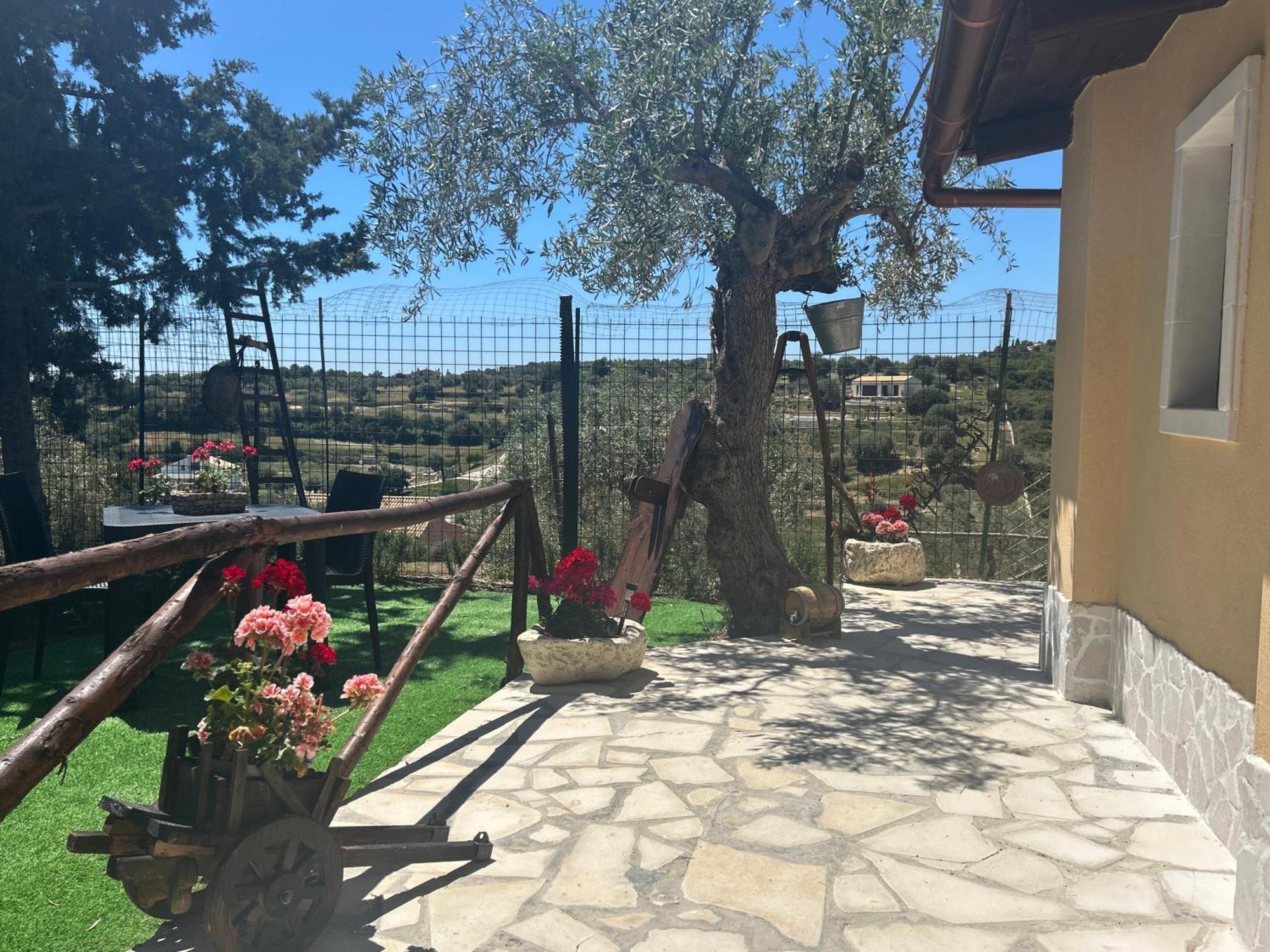 "The Cottage"With Sea View, Parking & Wifi Avola Buitenkant foto