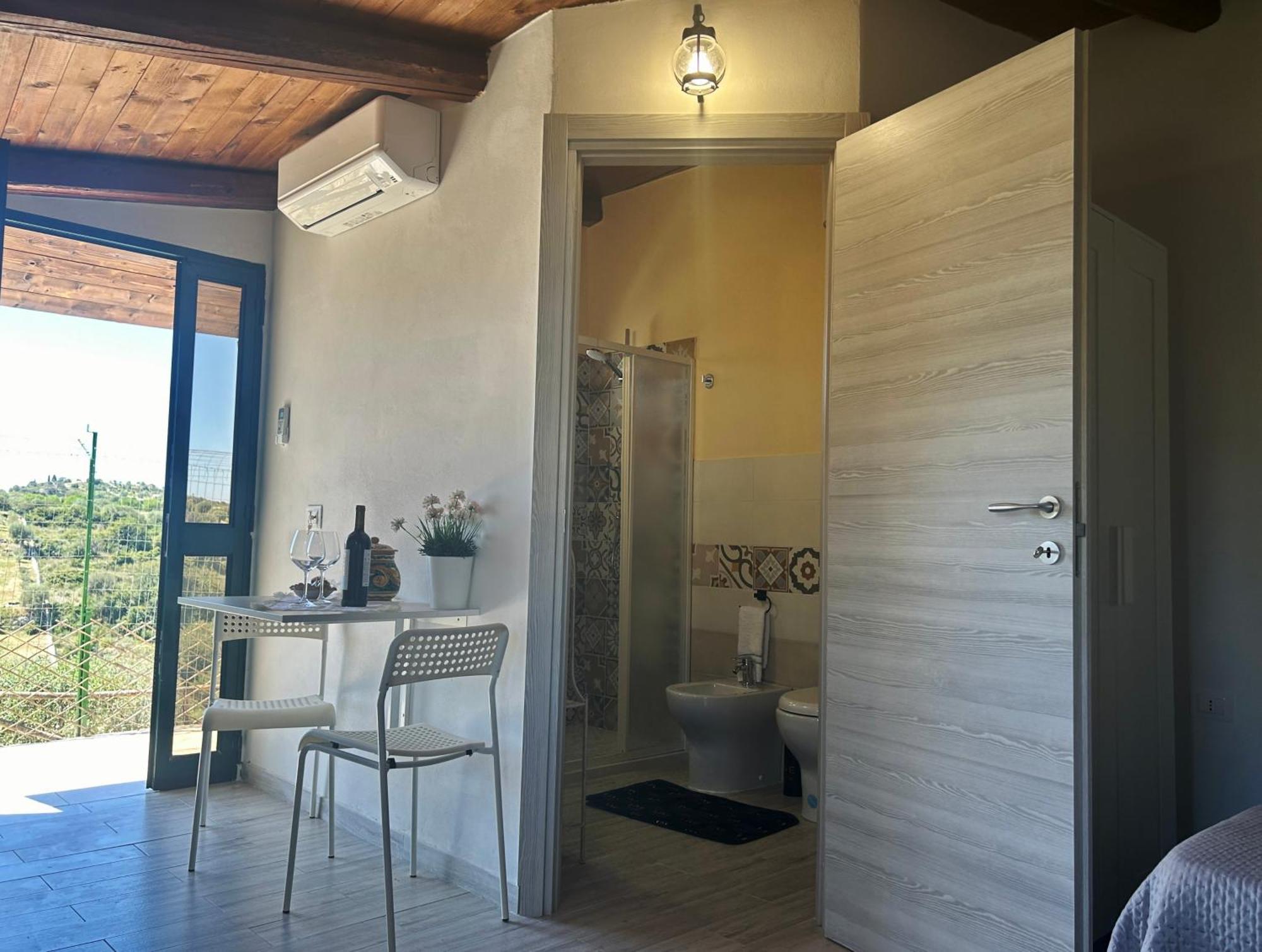 "The Cottage"With Sea View, Parking & Wifi Avola Buitenkant foto