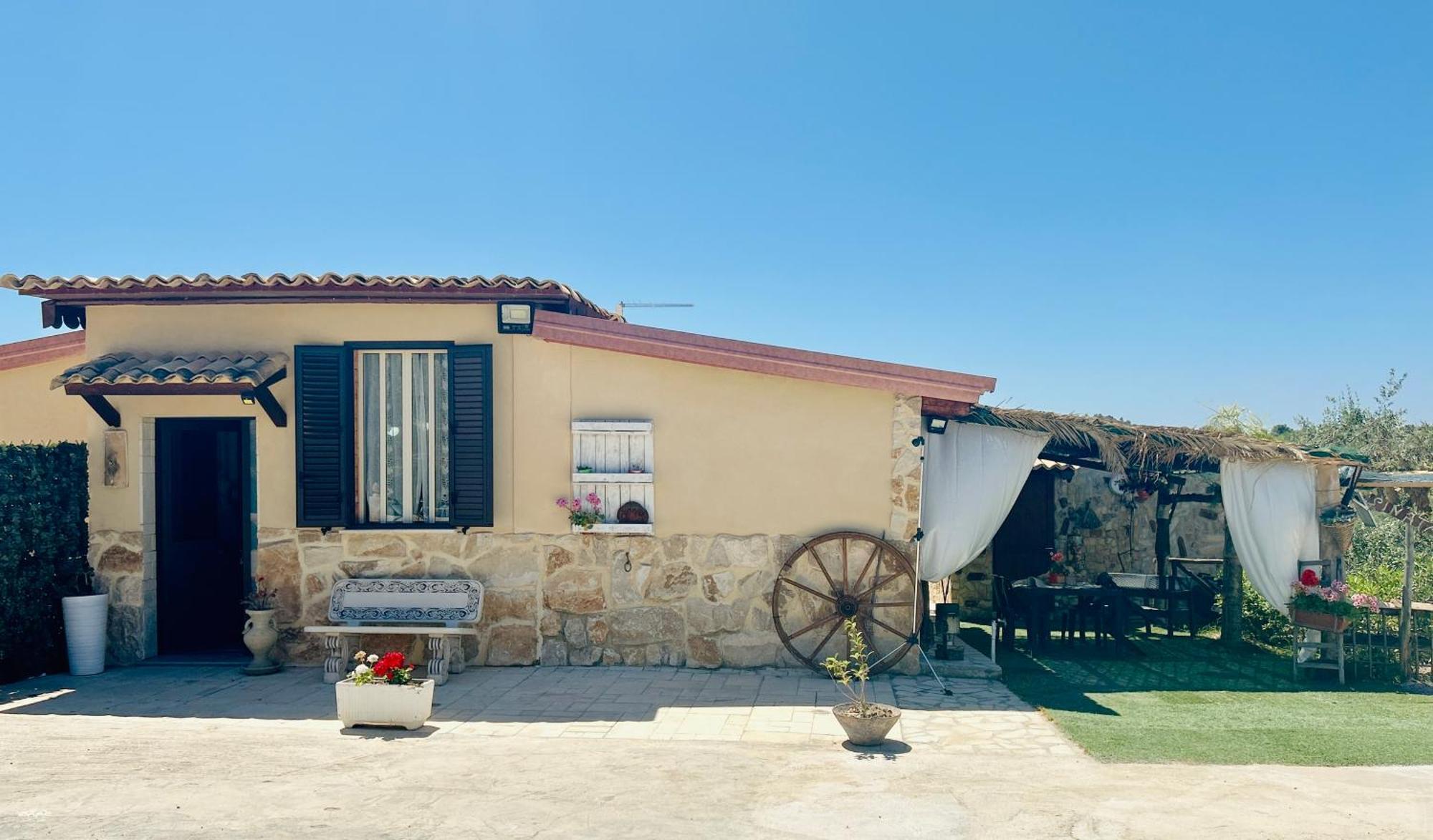 "The Cottage"With Sea View, Parking & Wifi Avola Buitenkant foto
